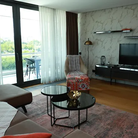 Deluxe 2br Balcony 420