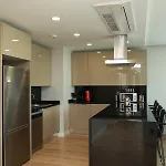 Deluxe 2br Balcony 420 Apartment *