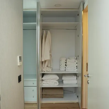 Deluxe 2br Balcony 420