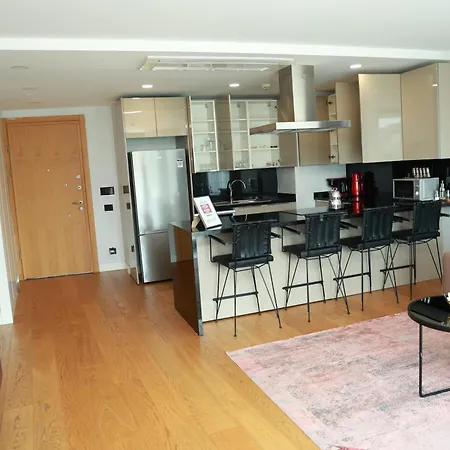 Deluxe 2br Balcony 420 Appartement Istanboel