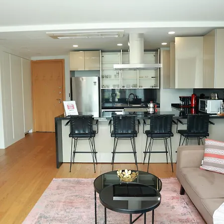 Deluxe 2br Balcony 420 Appartement Istanboel